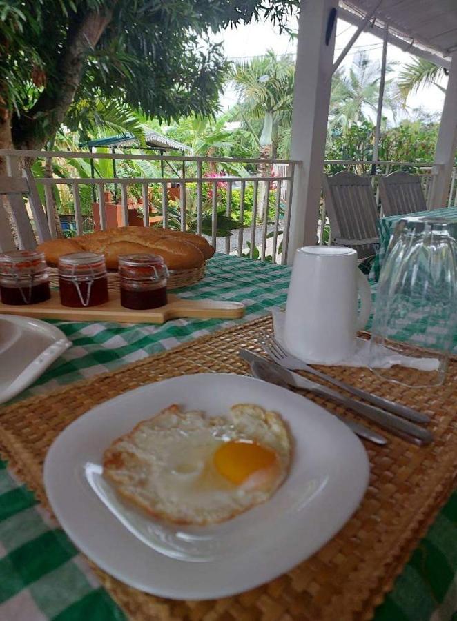 Ohana Guest House Port Mathurin Ngoại thất bức ảnh