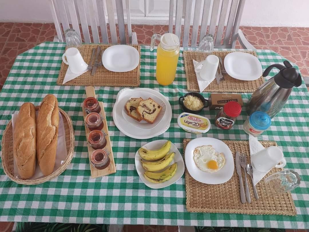 Ohana Guest House Port Mathurin Ngoại thất bức ảnh