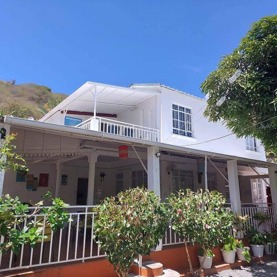 Ohana Guest House Port Mathurin Ngoại thất bức ảnh